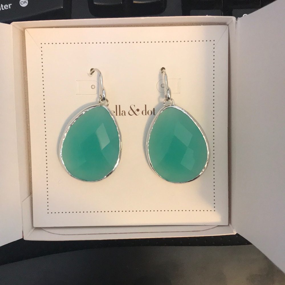 Stella and dot teardrop earrings